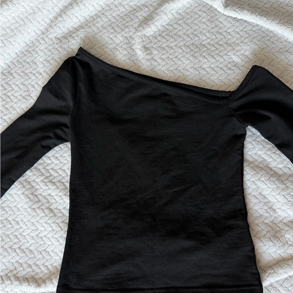 Edikted Black Off-Shoulder Long Sleeve Top - Picture 3 of 4